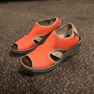 Bzees Sandals Size 10 Women's Wedge Dream Orange